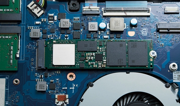 【簡単に解説！】SSDとはなに？HDDとどこが違うの？